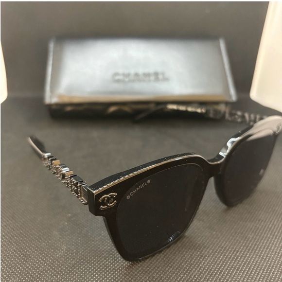 Women’s Black Chanel Sunglasses - Picture 2 of 8